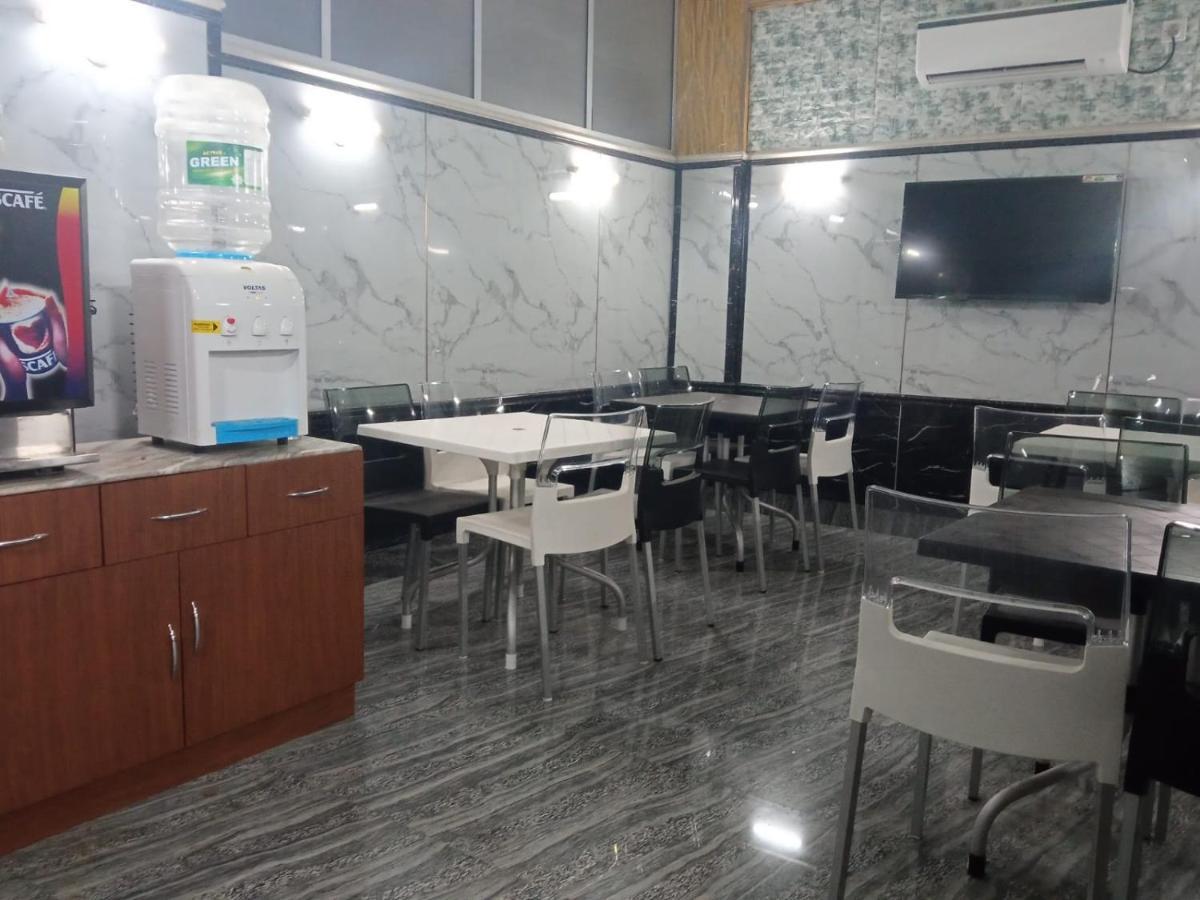 Soukyam Hotel Калькутта Экстерьер фото