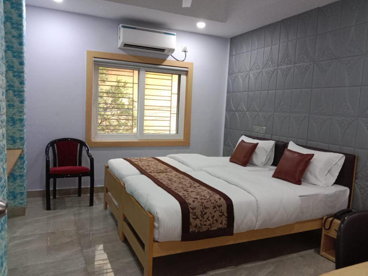 Soukyam Hotel Калькутта Экстерьер фото
